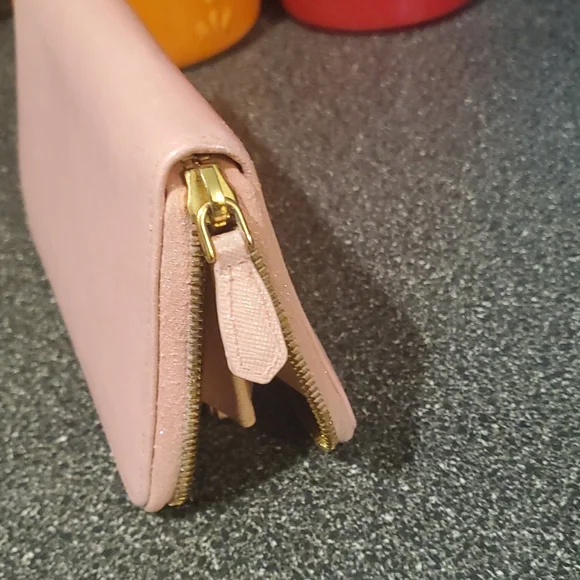 Prada Saffiano Zippy Wallet - Picture 13 of 14